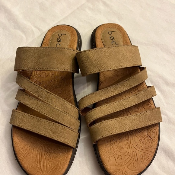 b.o.c. Women's Tan Sandals size 9 - Picture 2 of 5